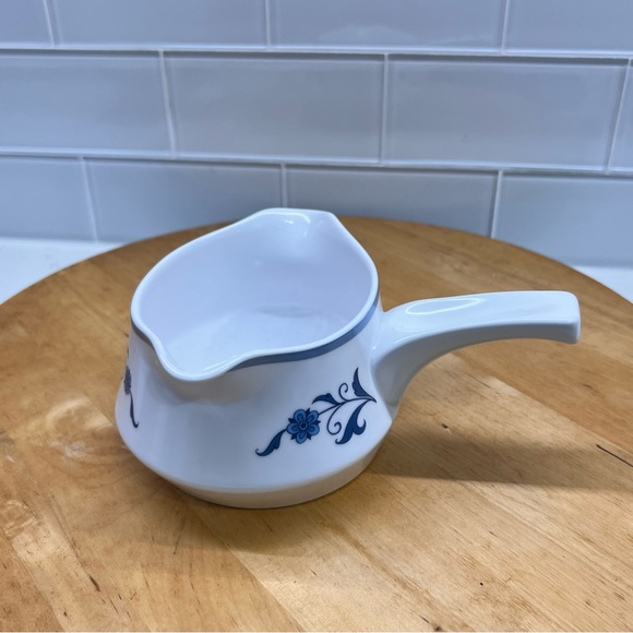 Noritake Progression China “Blue Haven” Gravy Boat Bowl Handle 2 Spouts Floral - Picture 2 of 13